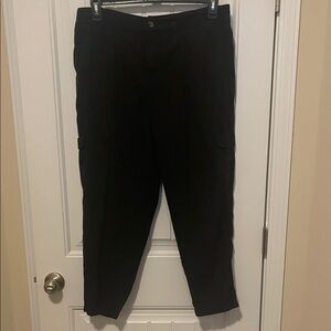 Wonderly Women’s Black Cargo Pants button front with stretch band size 1x